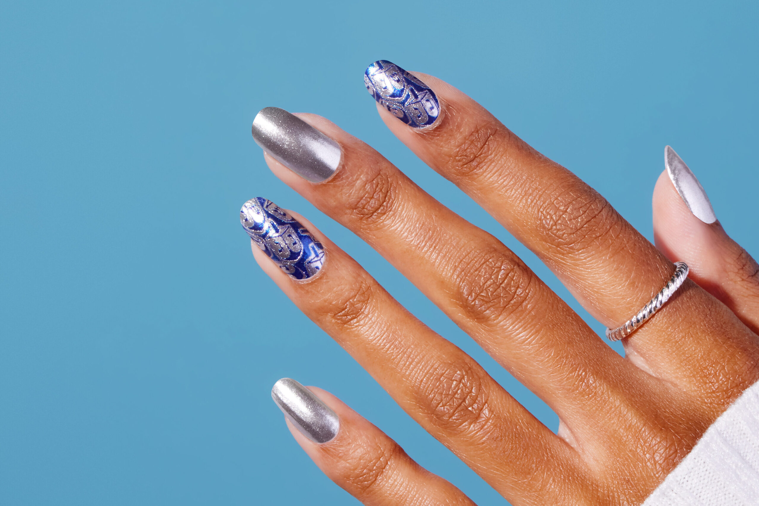 Sparkle this season with the enchanting Winter Retreat Collection and the festive My Little Dreidel Accent—your perfect holiday manicure awaits!