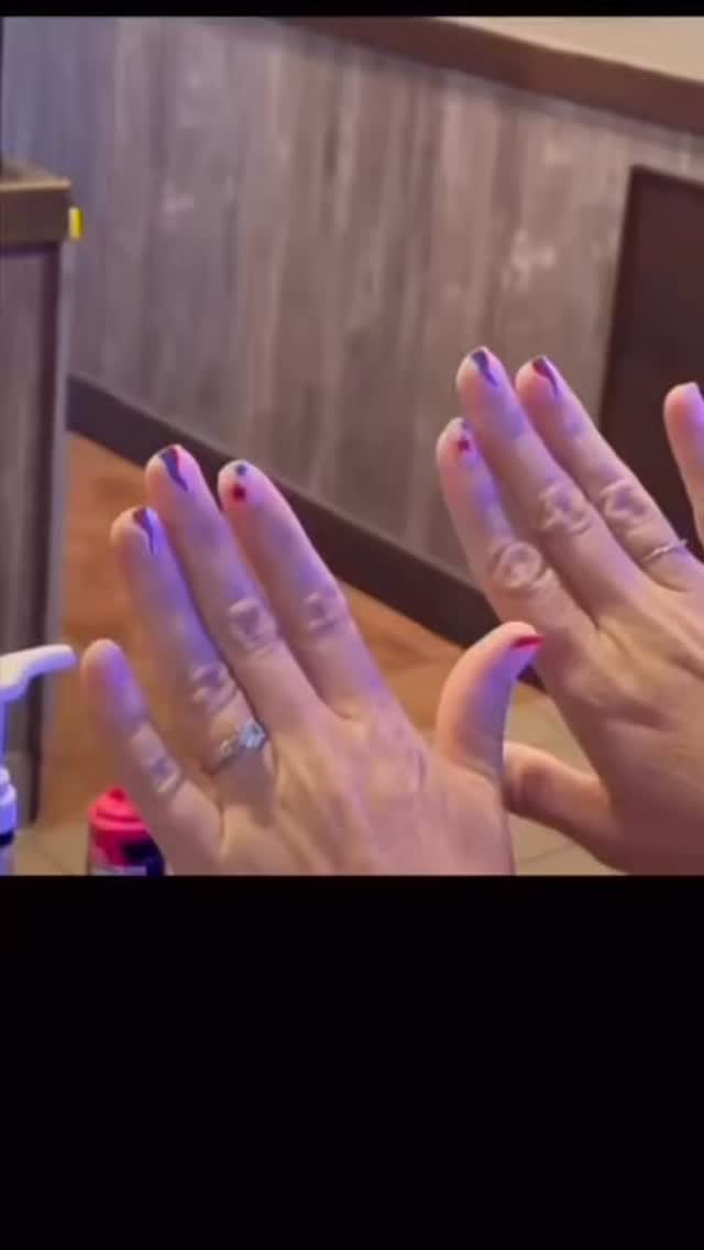 Hot ovens, dish pits, and double shifts? 🍽️
No problem 💅🏽

KLEO nails are made for the food service grind—just ask the crew who’s been SLAYING shifts without a chip in sight!

✅ Quick to apply
✅ Won’t peel mid-shift
✅ 10/10 durability for all-day hustle

Because even behind the line, you can still shine 💖

#KleoNails #ServiceIndustryStyle #RestaurantLife #ShiftProofMani #PolishedAndPurposeful